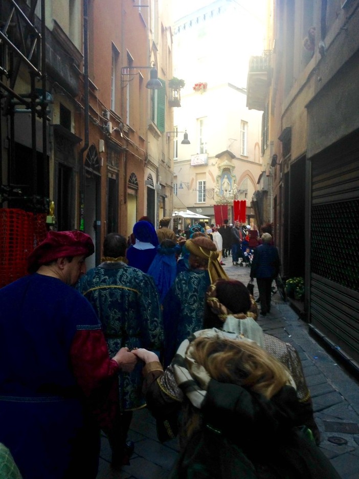 Incidente in viale Pontelungo: intervento dei militi della Croce Bianca di Albenga Incidente in viale Pontelungo: intervento dei militi della Croce Bianca di Albenga
