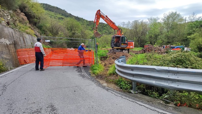 Giustenice, frana sulla Sp 24: il bypass aprirà venerdì pomeriggio Giustenice, frana sulla Sp 24: il bypass aprirà venerdì pomeriggio
