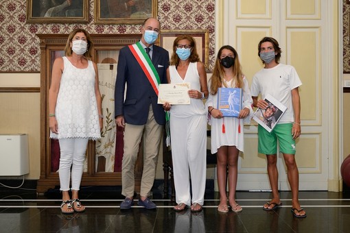 Alassio, premiati turisti fedeli alla città del muretto