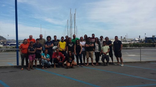 Gli studenti di Biologia Marina di Bologna in immersione alla Gallinara Gli studenti di Biologia Marina di Bologna in immersione alla Gallinara