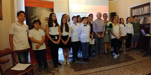 I giovani pianisti della “Guidobono” al Casino di Lettura di Savona I giovani pianisti della “Guidobono” al Casino di Lettura di Savona