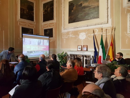 Fior d'Albenga 2019 tra fiori, musica e sapori. L'assessore Passino lancia la sfida: "Invito i candidati sindaco e il primo cittadino a realizzare un'aiuola" (FOTO e VIDEO)