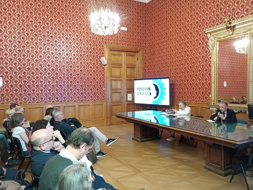 Savona, successo per l'incontro nella sala Rossa del Comune con carlo Freccero e Boni Castellane