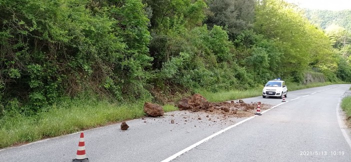 Savona, frana in via Cimavalle: vigili del fuoco mobilitati (FOTO)