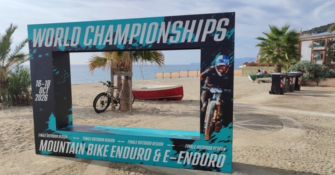 VIDEO | Finale veste i colori iridati. Il paddock sul lungomare, il palco in piazza: la città è già in clima mondiale VIDEO | Finale veste i colori iridati. Il paddock sul lungomare, il palco in piazza: la città è già in clima mondiale