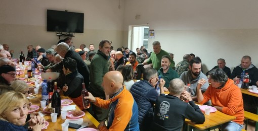 Caccia al cinghiale: battuta straordinaria con squadre di Imperia, Savona e Rossiglione Caccia al cinghiale: battuta straordinaria con squadre di Imperia, Savona e Rossiglione