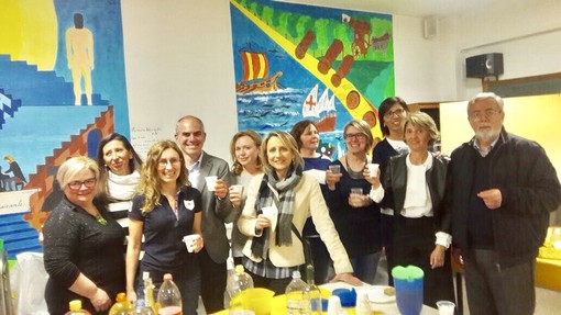 Albenga, un successo l'apericena solidale promossa dal comitato genitori all'Istituto Comprensivo