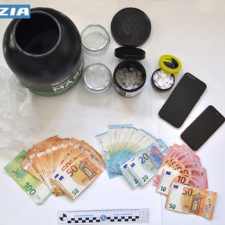 Savona, cocaina nei barattoli per integratori: arrestato un 26enne albanese