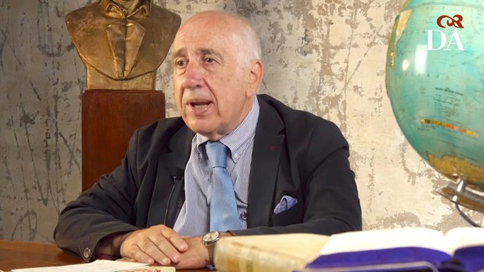 A Francesco De Nicola il "Premio Montale Fuori di Casa" 2025 per la Critica Letteraria