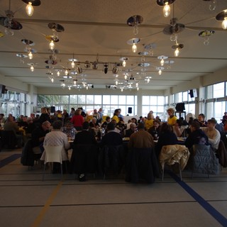 Finale Ligure, un centinaio di persone al pranzo di solidarietà del 22 maggio Finale Ligure, un centinaio di persone al pranzo di solidarietà del 22 maggio
