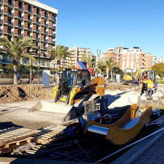 Pietra, sul Lungomare Bado un parco giochi all'insegna dell'inclusività sociale (FOTO)