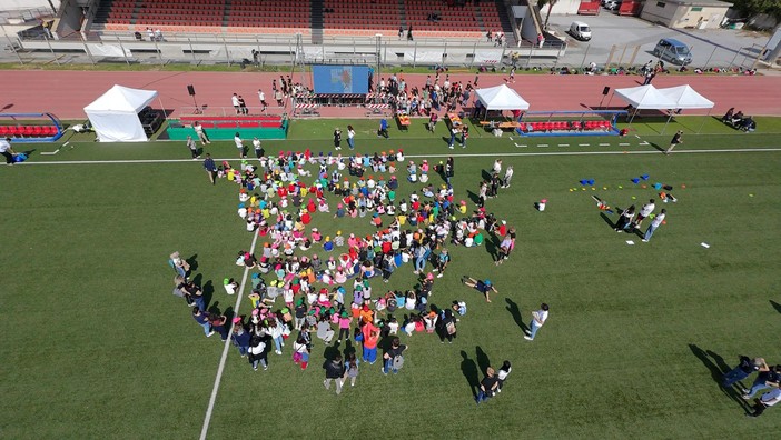 Successo per la “Festa dello Sport” a Vado Ligure: presenti 500 bambini, show del campione di Bmx Alessandro Barbero Successo per la “Festa dello Sport” a Vado Ligure: presenti 500 bambini, show del campione di Bmx Alessandro Barbero