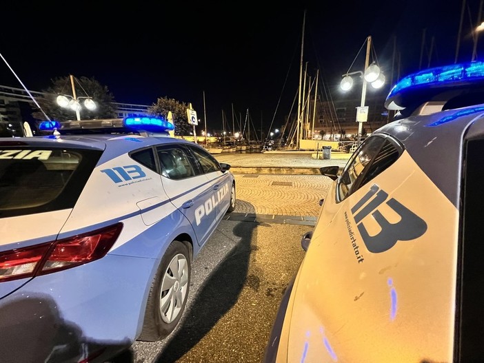 Savona, giovane accoltellato in Darsena: trasportato in codice rosso al San Paolo Savona, giovane accoltellato in Darsena: trasportato in codice rosso al San Paolo
