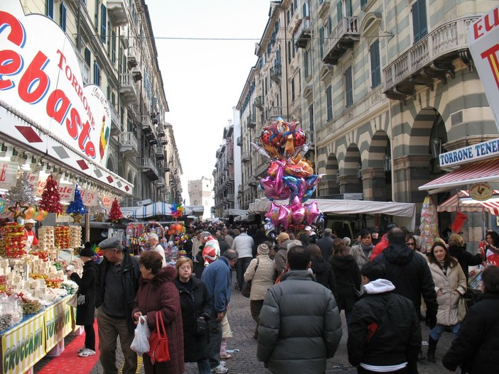 La crisi colpisce ancora, Savona dice addio al Mercatino dell’Antiquariato, alla Fiera della Natività di Maria e alla Fiera del Libro