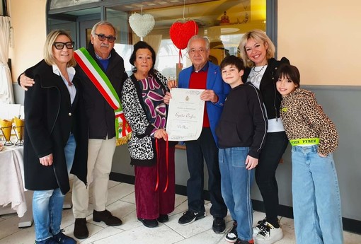 50 anni di impegno nella ristorazione, ad Egidio Orefice l’attestato di benemerenza del Comune di Pietra Ligure