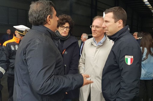 Incendio in porto a Savona: i presidenti Signorini e Toti incontrano le istituzioni e gli operatori