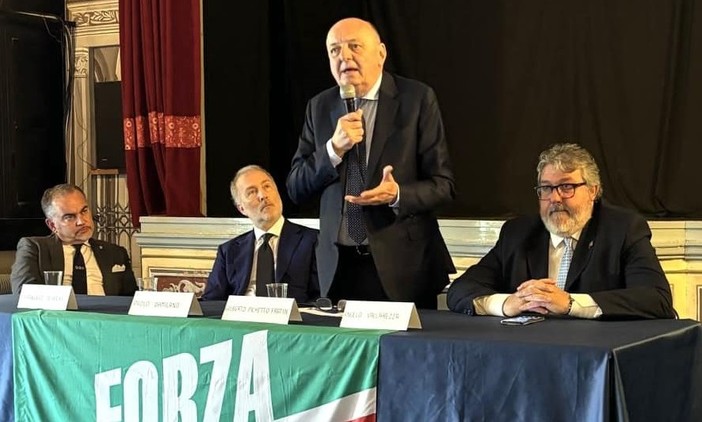 Rigassificatore, il Ministro Pichetto Fratin: "Non andrà in Liguria" Rigassificatore, il Ministro Pichetto Fratin: "Non andrà in Liguria"