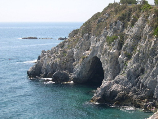Visita guidata gratuita alla Grotta Marina di Bergeggi