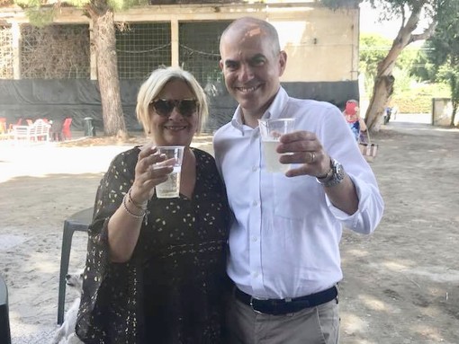 Albenga, Forza Italia brinda alla nuova bau bau beach di Vadino assieme al sindaco Cangiano Albenga, Forza Italia brinda alla nuova bau bau beach di Vadino assieme al sindaco Cangiano