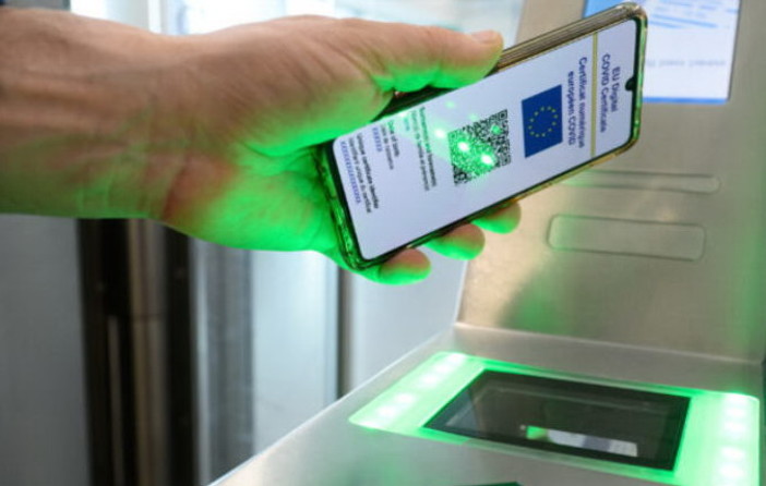 Firmato all'Unione Europea il regolamento per il 'Green pass': ecco come ottenerlo per vaccinati e non