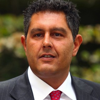 Liguria, il presidente Toti: "Notizie surreali sulle accise. Non aumenterà la benzina"