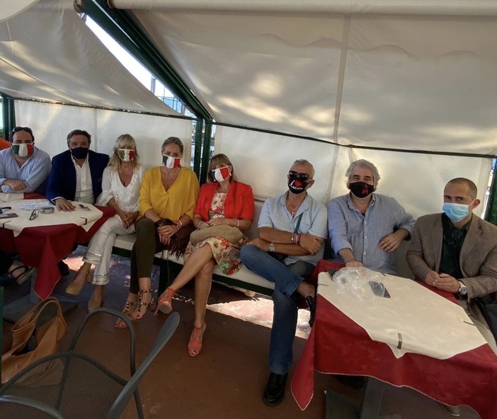 Alassio: l'assessore regionale Berrino incontra il vicesindaco, il locale Circolo Fratelli d'Italia e le categorie economiche Alassio: l'assessore regionale Berrino incontra il vicesindaco, il locale Circolo Fratelli d'Italia e le categorie economiche