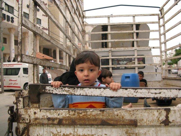 Da Gaza, la testimonzianza di chi è lì sotto le bombe