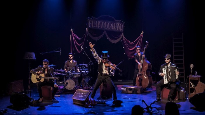 I Guappecartò in concerto inaugurano il palinsesto delle iniziative natalizie "Pietra is forever Peace &amp; Joy"