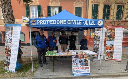 Loano, prosegue la campagna di reclutamento di volontari di Protezione civile e Aib: ecco come candidarsi Loano, prosegue la campagna di reclutamento di volontari di Protezione civile e Aib: ecco come candidarsi