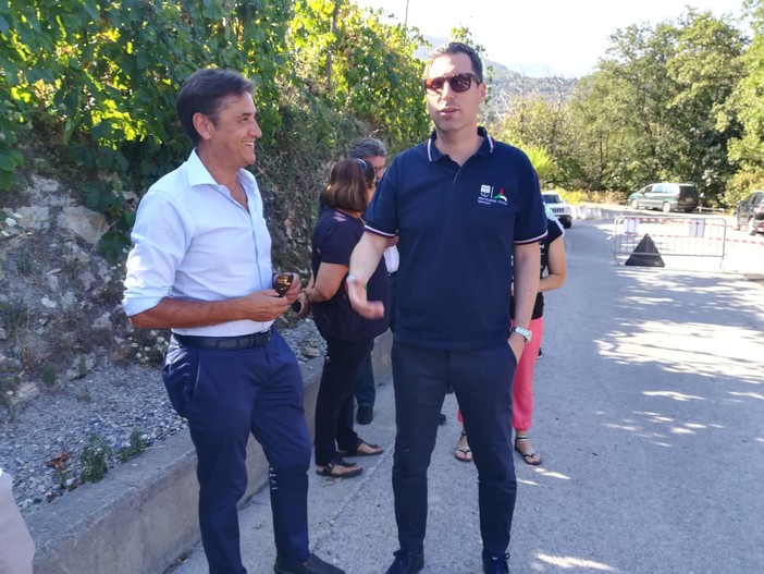 L'assessore regionale Giampedrone in visita a Giustenice e Tovo San Giacomo: visionati i lavori finanziati dalla Regione (FOTO e VIDEO) L'assessore regionale Giampedrone in visita a Giustenice e Tovo San Giacomo: visionati i lavori finanziati dalla Regione (FOTO e VIDEO)
