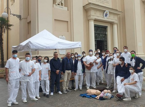 Giornata dell'infermiere, a Pietra in piazza gli studenti con una mattinata informativa