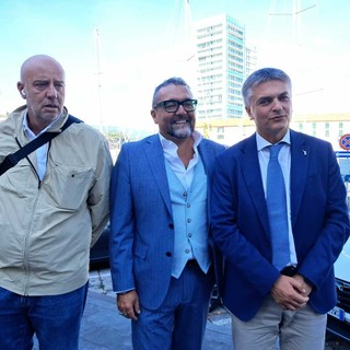 Savona, la Lega lancia la raccolta firme per “Strade sicure”, Rixi: “Militari sulle strade per la tranquillità dei cittadini” (VIDEO)