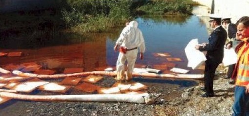 Albenga, gasolio nel rio carenda: “Terminata l’emergenza, prosegue l’opera di bonifica”