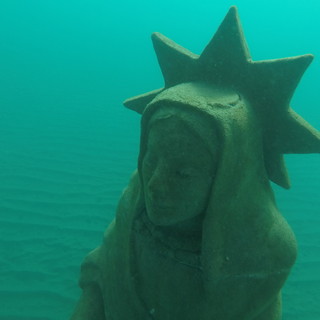 Presepe degli Abissi di Albisola.  Ad un mese dalla posa, statue intatte nonostante le mareggiate: "É solo l'inizio" (FOTO)