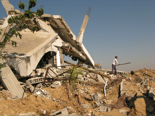 Il quartiere di Jabalia (Gaza) distrutto dai bombardamenti israeliani durante l' "operazione piombo fuso" - Fotografie di Mario Molinari - Gaza, aprile 2009 Il quartiere di Jabalia (Gaza) distrutto dai bombardamenti israeliani durante l' "operazione piombo fuso" - Fotografie di Mario Molinari - Gaza, aprile 2009