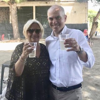Albenga, Forza Italia brinda alla nuova bau bau beach di Vadino assieme al sindaco Cangiano