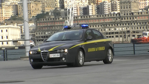 Maxisequestro di prodotti contraffatti da parte della Guardia di Finanza di Genova
