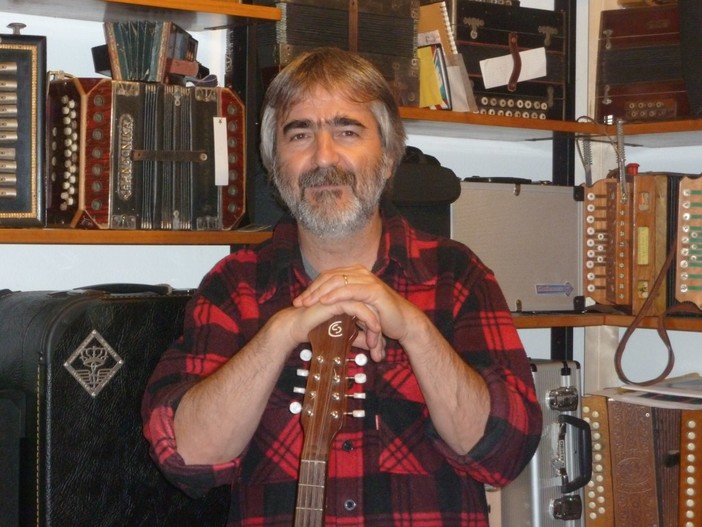 Stella Gameragna, esposizione di strumenti musicali della tradizione