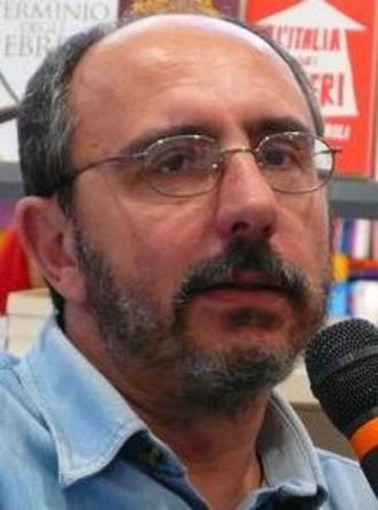 Presentazione de “Il profumo delle bugie” alla Ubik: il nuovo libro di Bruno Morchio Presentazione de “Il profumo delle bugie” alla Ubik: il nuovo libro di Bruno Morchio