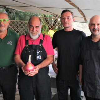 Giorgione a cena ad Andora prima della conferenza "s'innamora" della belendina (le FOTO esclusive)