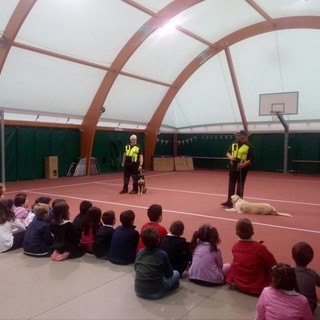 Giustenice, gli alunni delle scuole incontrano il Soccorso Cinofilo Liguria e la Protezione civile
