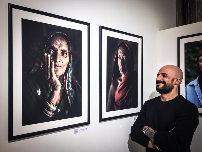 Tutto il fascino della diversità culturale in uno scatto: il fotografo/artista di Pietra Ligure Gabriele Pedemonte espone a Parigi Tutto il fascino della diversità culturale in uno scatto: il fotografo/artista di Pietra Ligure Gabriele Pedemonte espone a Parigi