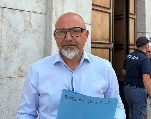 Concessioni demaniali, Canepa querela 13 utenti Facebook: "Commenti gravemente diffamatori contro funzionari comunali e commissione giudicatrice"