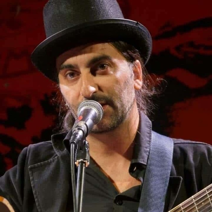 A Villanova d’Albenga un viaggio nel mondo di Gianni Rodari con il canta favole di Gianluca Lalli