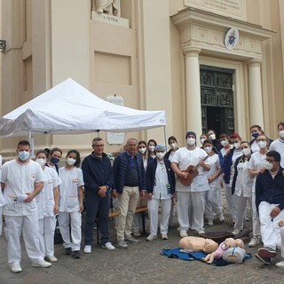 Giornata dell'infermiere, a Pietra in piazza gli studenti con una mattinata informativa Giornata dell'infermiere, a Pietra in piazza gli studenti con una mattinata informativa