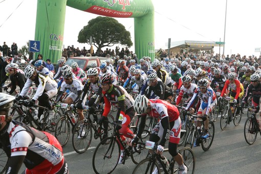Al via la Granfondo di Laigueglia, il 26 febbraio sarà una "mareggiata di emozioni" Al via la Granfondo di Laigueglia, il 26 febbraio sarà una "mareggiata di emozioni"