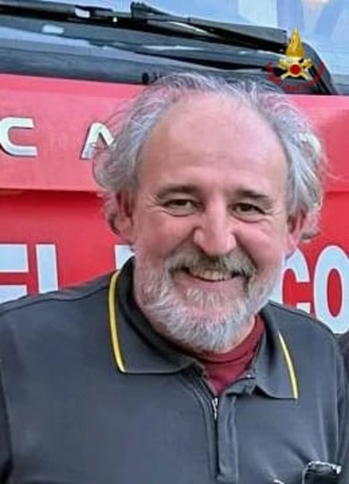 Giancarlo Briozzo lascia i vigili del fuoco di Albenga per la meritata pensione. I colleghi: "Continueremo il nostro lavoro forti del suo esempio e della sua dedizione"