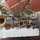 Tanti oggetti, tante curiosità: i marché à la brocante in Costa Azzurra Tanti oggetti, tante curiosità: i marché à la brocante in Costa Azzurra