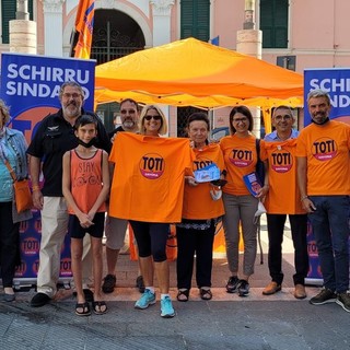 Elezioni Savona, ogni sabato e ogni lunedì in piazza Sisto ci sarà il gazebo della Lista Toti
