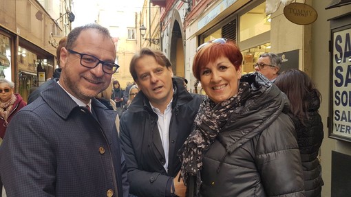 Giorgio Mulè incontra i cittadini di Sanremo: “Sarò una sentinella per raccogliere le istanze di questa comunità e portarle all’attenzione del Parlamento” Giorgio Mulè incontra i cittadini di Sanremo: “Sarò una sentinella per raccogliere le istanze di questa comunità e portarle all’attenzione del Parlamento”